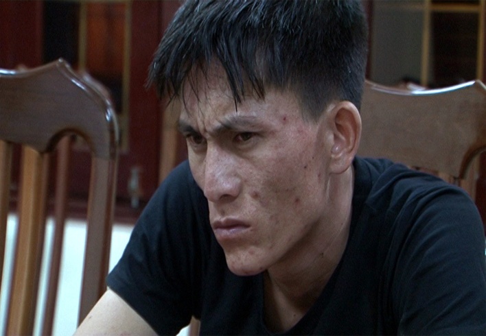 Bat dai ca cua trum ma tuy na sung vao canh sat hinh anh