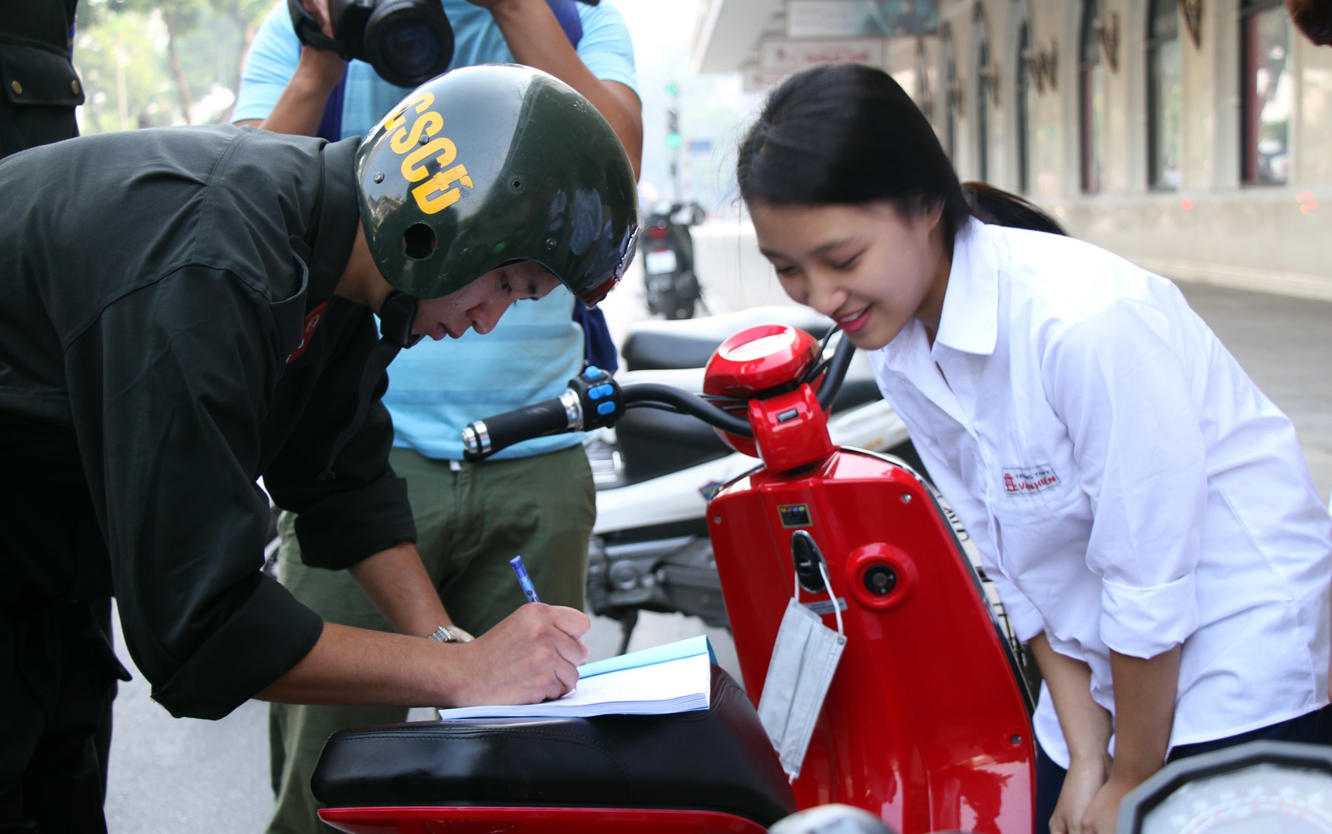 CSCD xu phat khong doi mu bao hiem anh 4