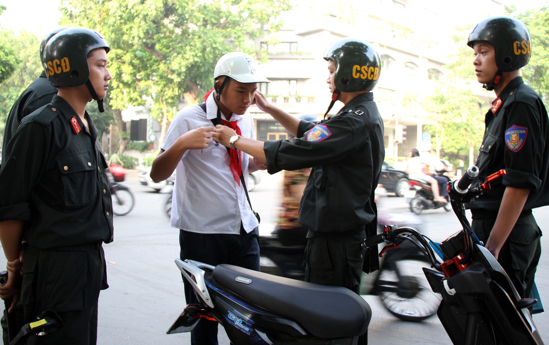 CSCD xu phat khong doi mu bao hiem anh 5