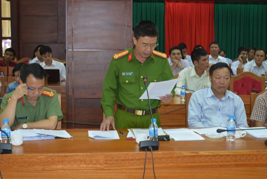 Cong an Dak Lak: VTV dan dung canh pha rung de lam phong su hinh anh