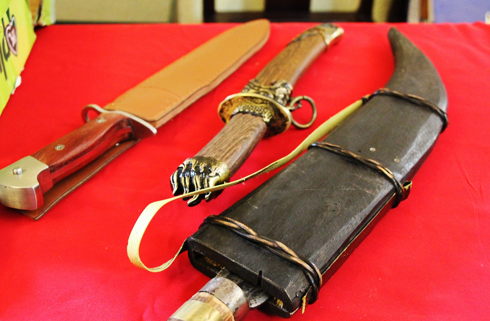 Kho sung dan cua nhom giet nguoi anh 9