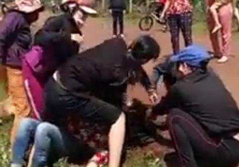 Khong khoi to vu vo pho cong an xa danh ghen hinh anh
