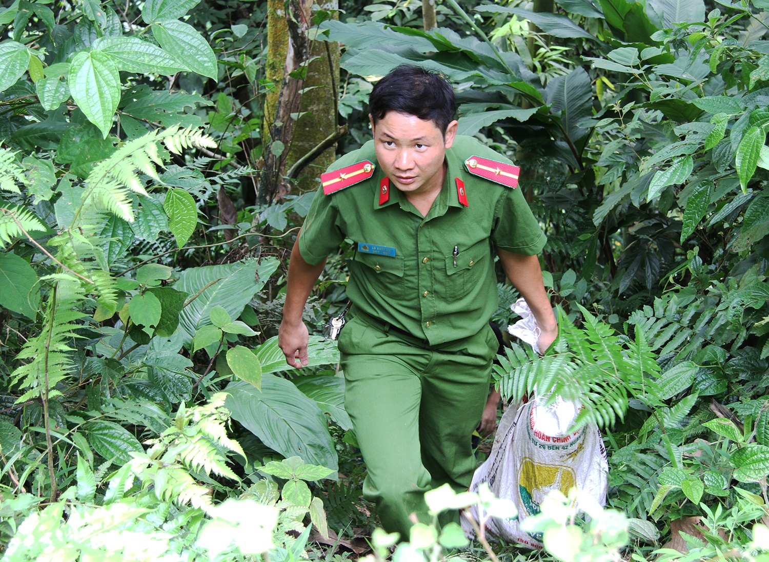 Bat nghi can giet 4 nguoi o Lao Cai anh 11