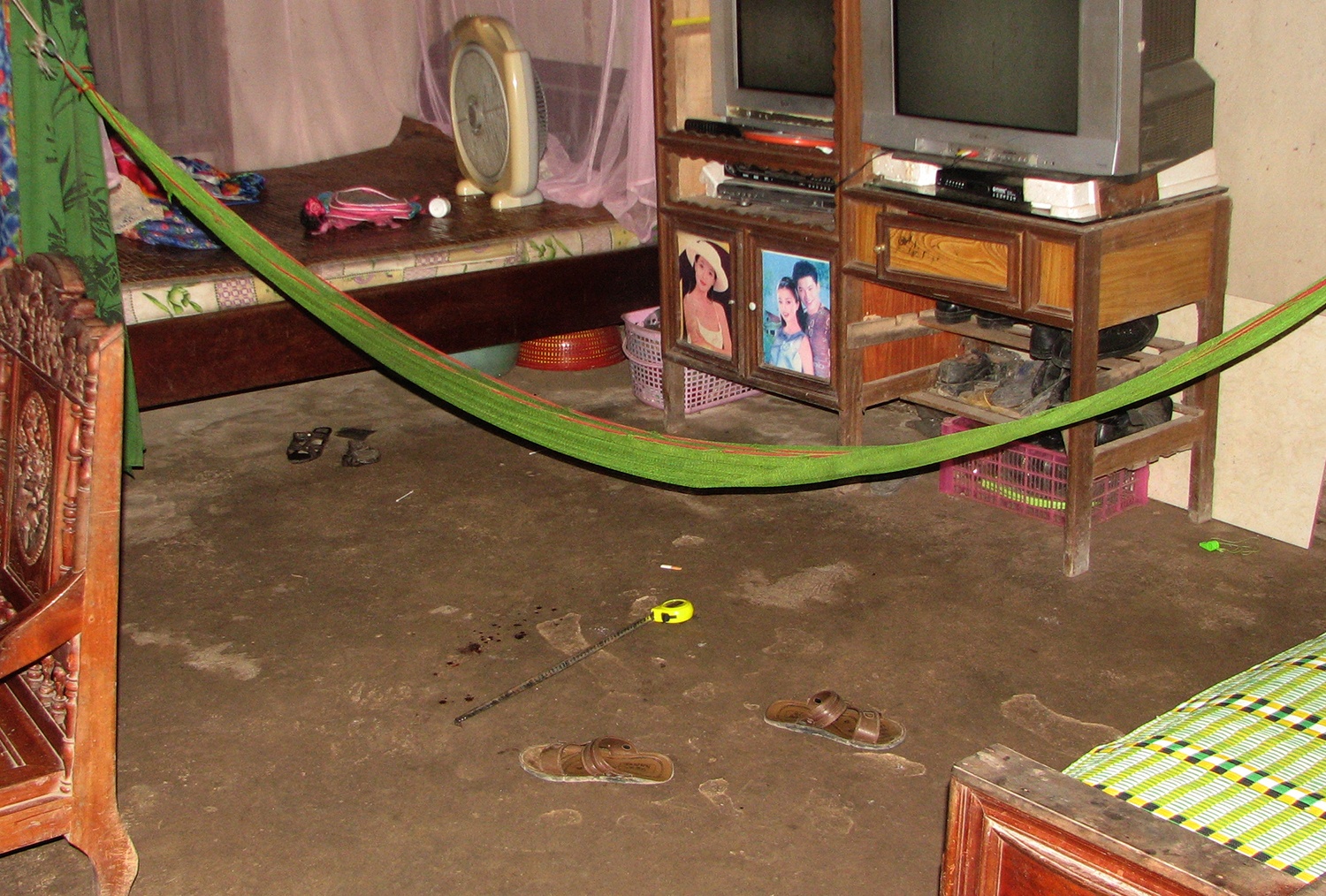 Con trai ngao da cam keo dam me tu vong hinh anh