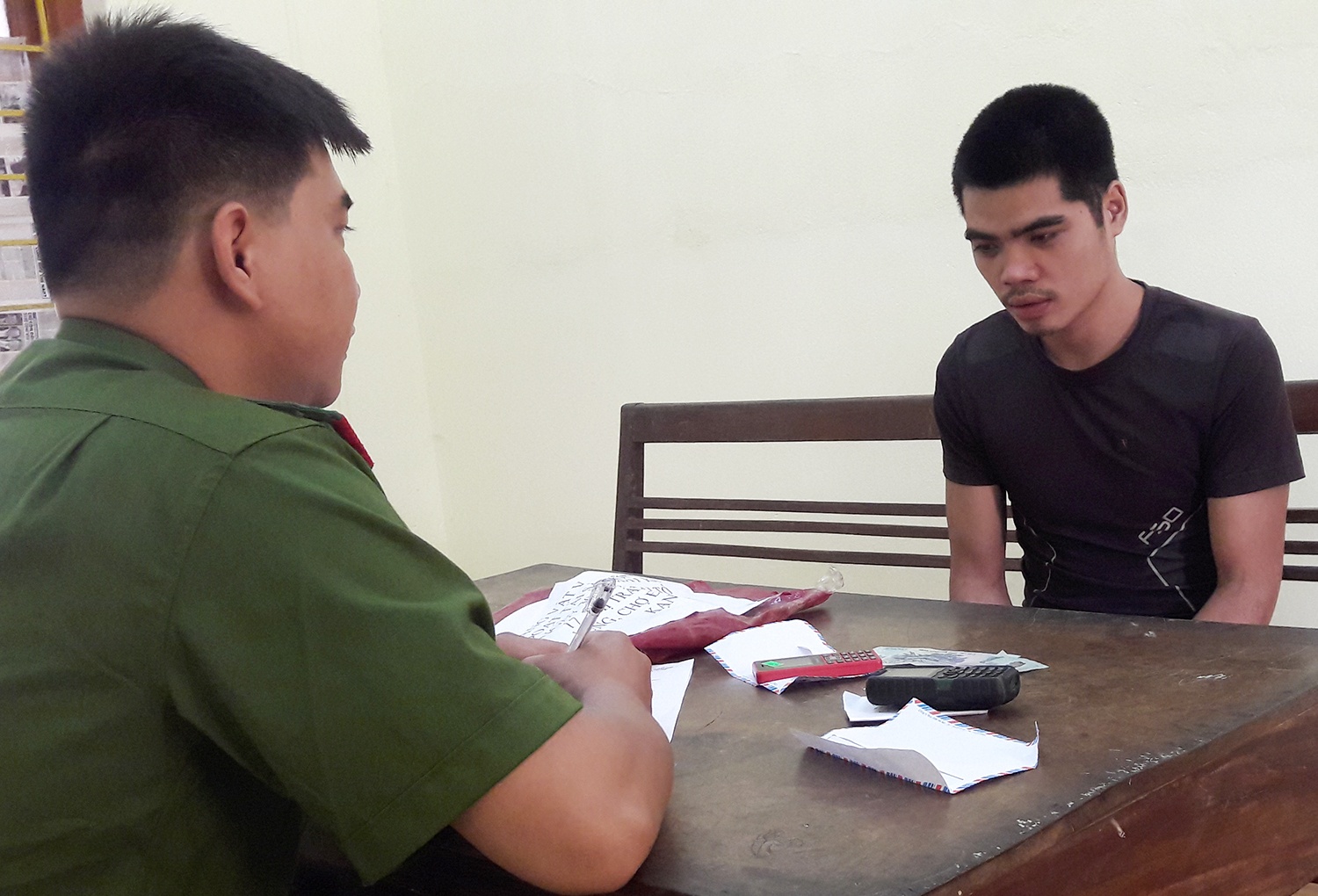 9X dong gia sat thu tong tien giam doc hinh anh