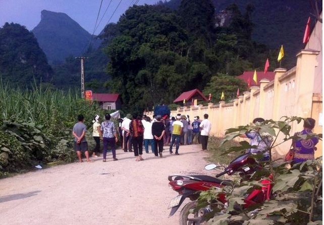 Nghi an nguoi dan ong bi giet, chat xac nhet vao bao tai hinh anh