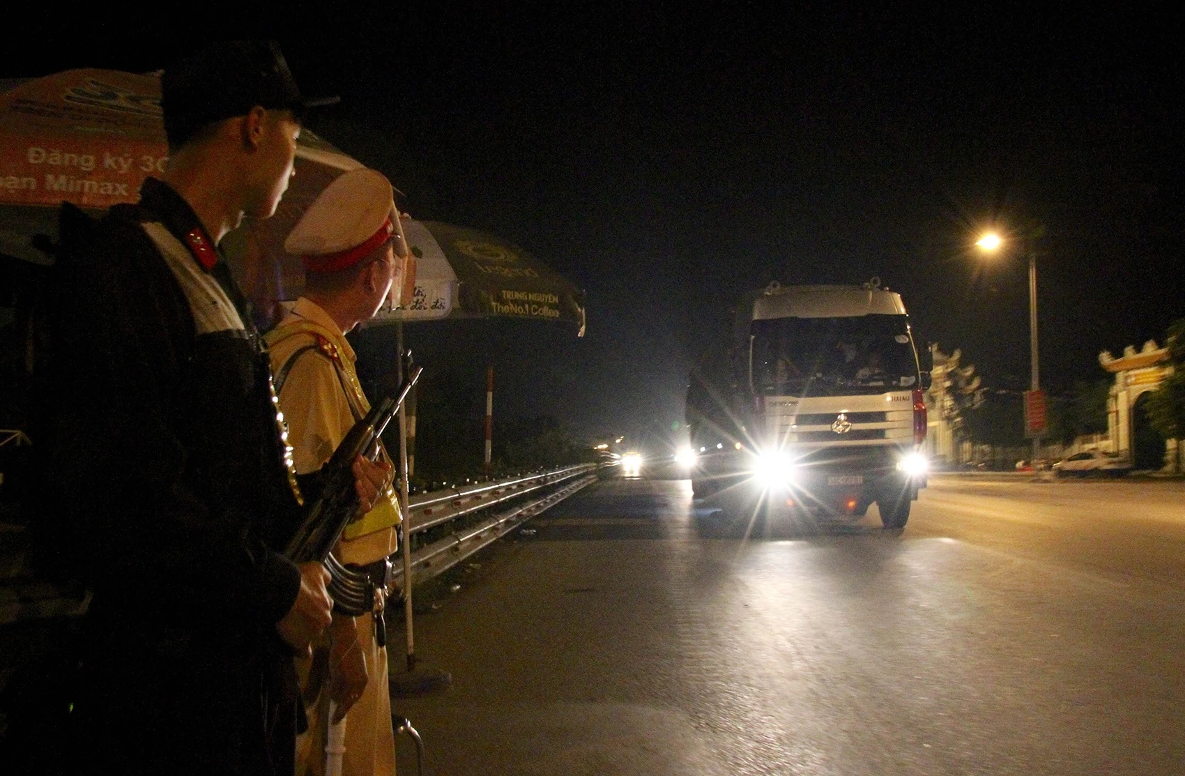 Pha vu tham sat 4 nguoi anh 2