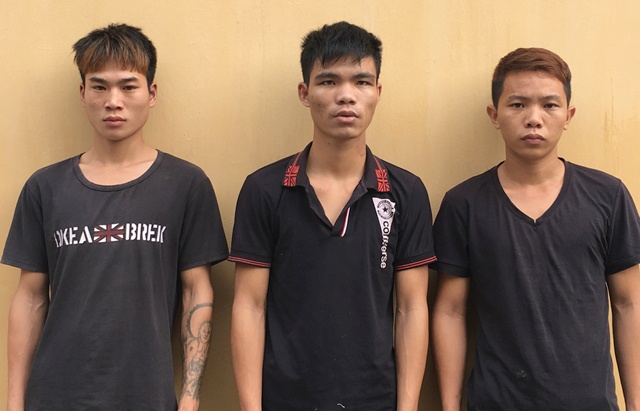 Tai xe oto Fortuner suyt mat mang boi nhom cuop 9X hinh anh