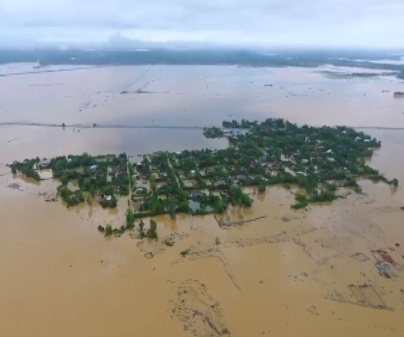 Nhieu dia phuong tai Quang Tri chim trong nuoc lu hinh anh