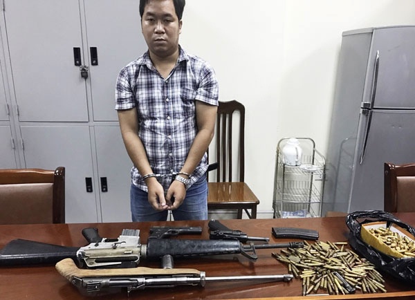 Trum duong day buon vu khi bi bat cung 4 khau sung hinh anh