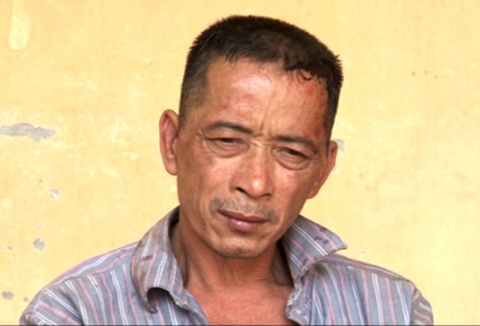 Lai xe ba gac cho hang lau chem canh sat bi thuong hinh anh