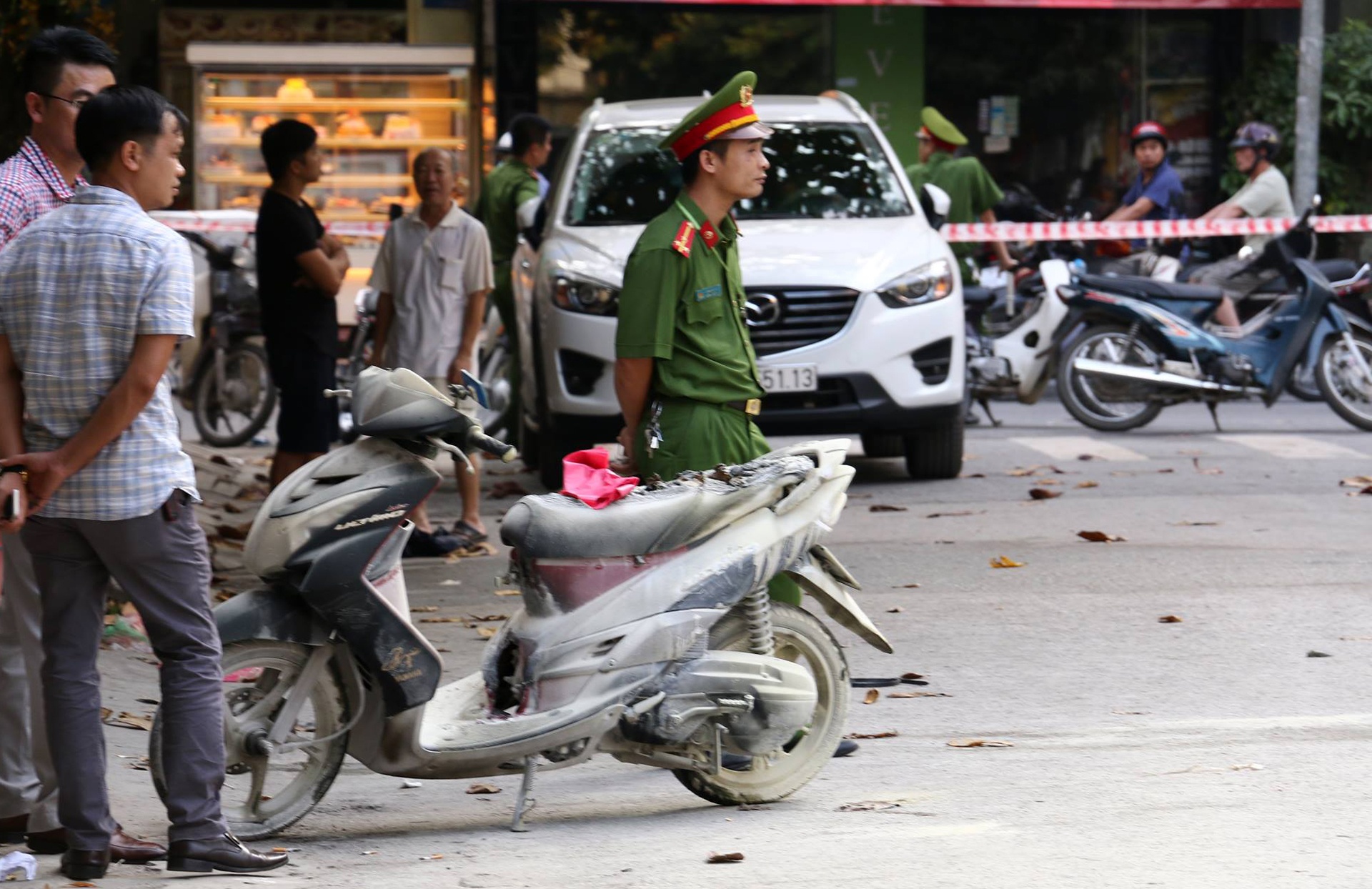 Cháy trạm biến áp, 3 người bị thương ảnh 3 Chay tram bien ap, 3 nguoi bi thuong anh 3