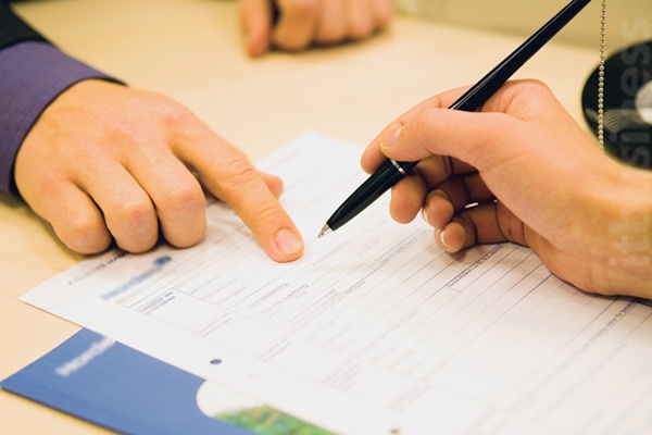 Pho chanh an lam gia quyet dinh cong nhan ly hon hinh anh