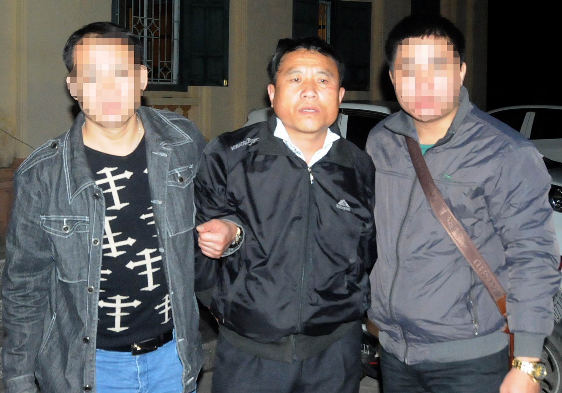 Chiec Fortuner cho 300 banh heroin anh 1