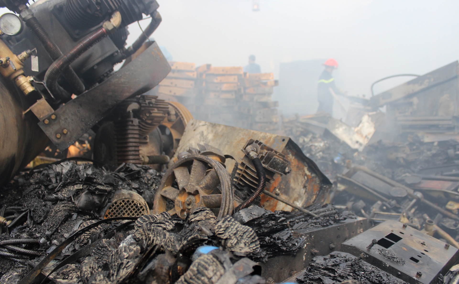 chua chay kho hang 2.000 m2 anh 8