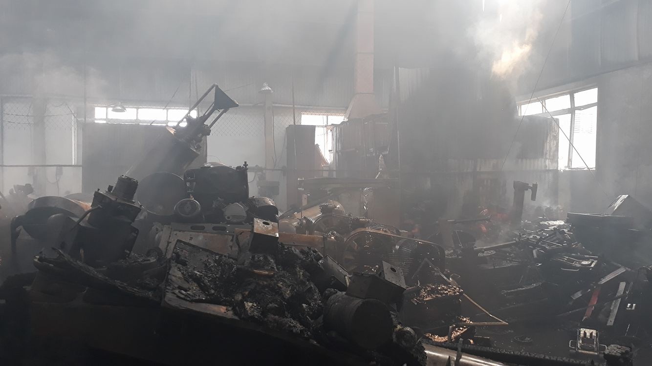 chua chay kho hang 2.000 m2 anh 9