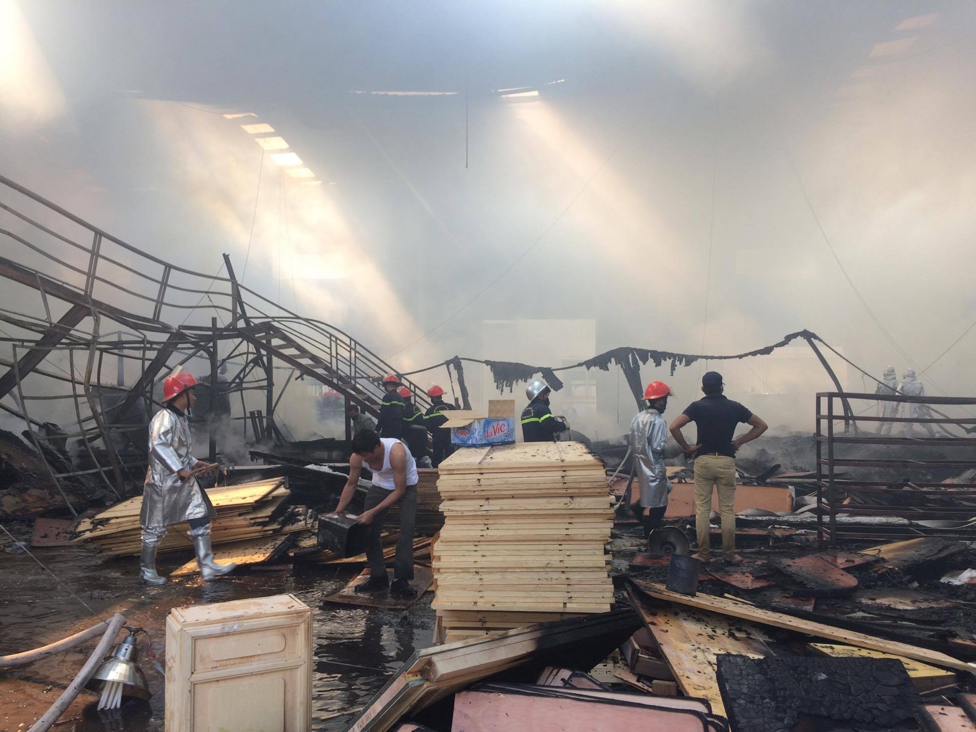 chua chay kho hang 2.000 m2 anh 7