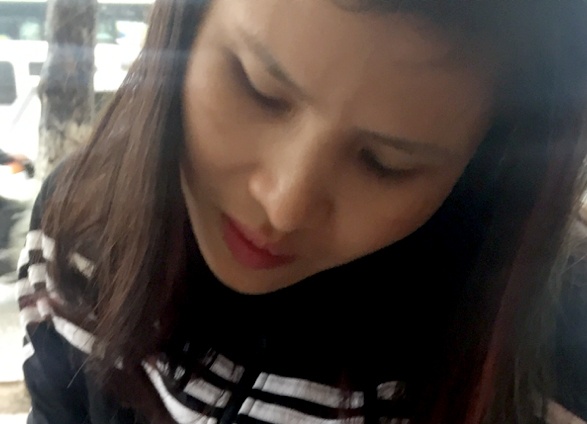Ke lua 'chay' vao nganh cong an bi bat khi dang nhan tien hinh anh