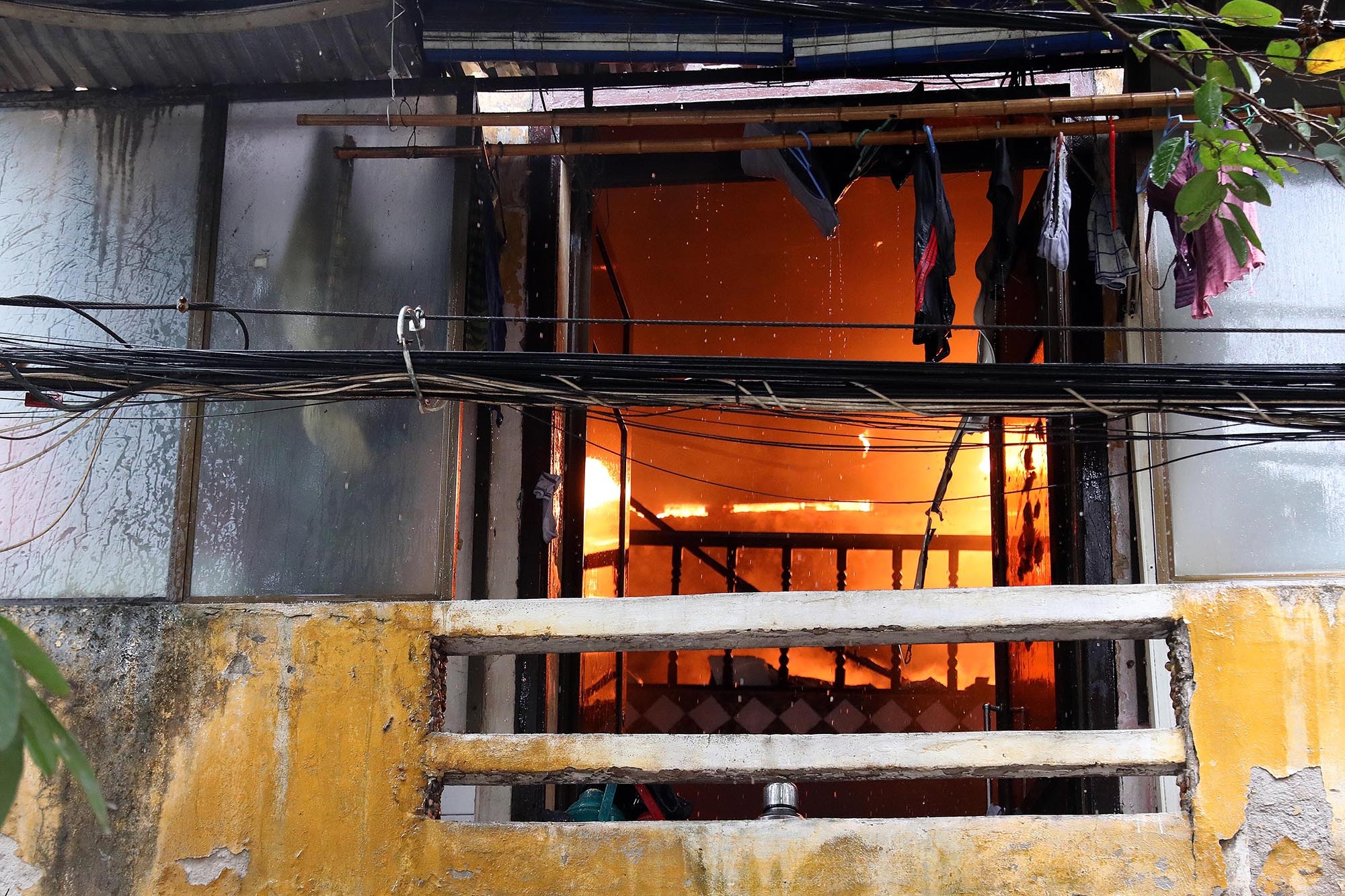 Chay nha o pho co Ha Noi anh 1