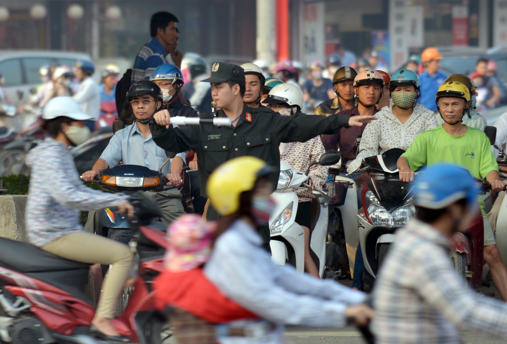 Huy dong 200 CSCD chong un tac dip Tet 2017 anh 1