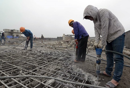 Nen ngung pha do toa 8B Le Truc khong se sup do ca toa nha hinh anh