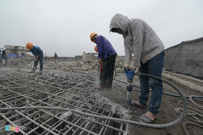 Phá dỡ tòa nhà 8B Lê Trực ảnh 2 Pha do toa nha 8B Le Truc anh 2