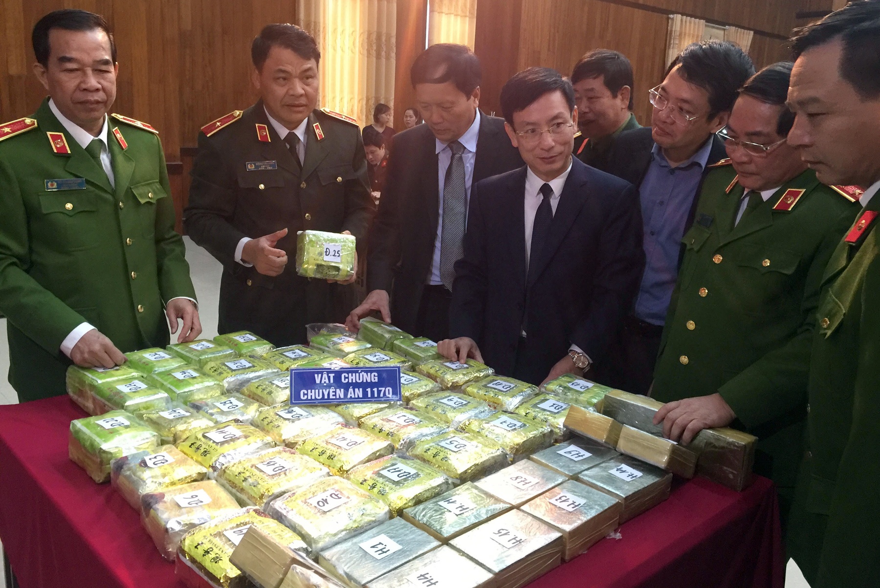 vụ mua bán ma túy đá lớn chưa từng có ảnh 1 vu mua ban ma tuy da lon chua tung co anh 1