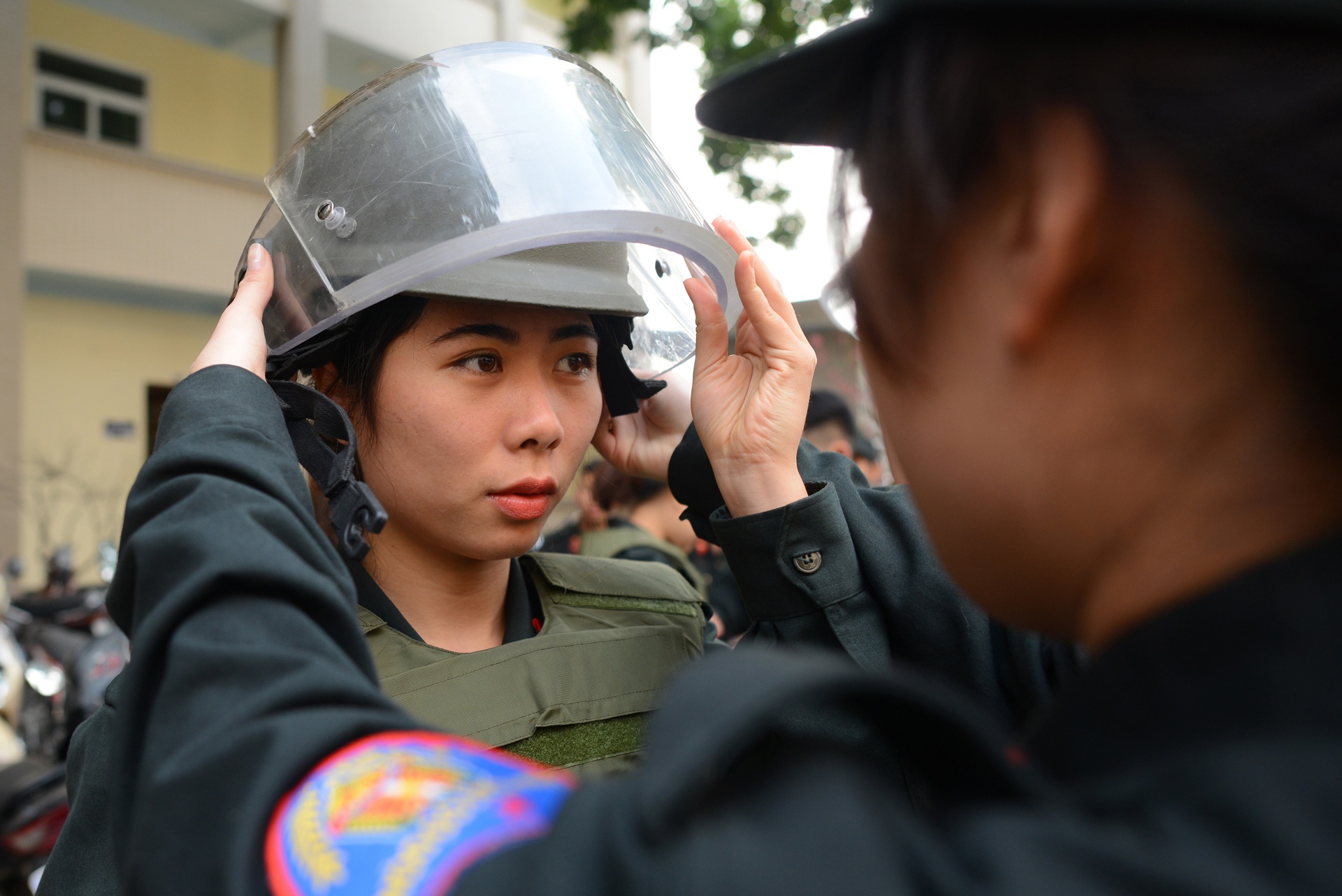 Nhung bong hong canh sat dac nhiem anh 4