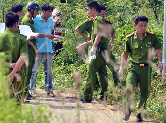 Ba anh em danh chet nguoi ngay 29 Tet bi khoi to hinh anh