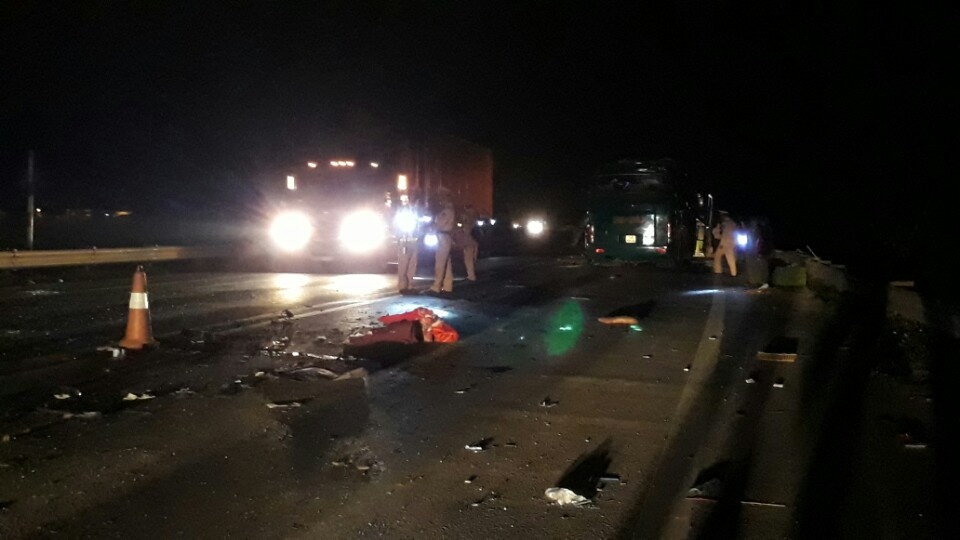 Nổ xe khách giường nằm ảnh 3 No xe khach giuong nam anh 3