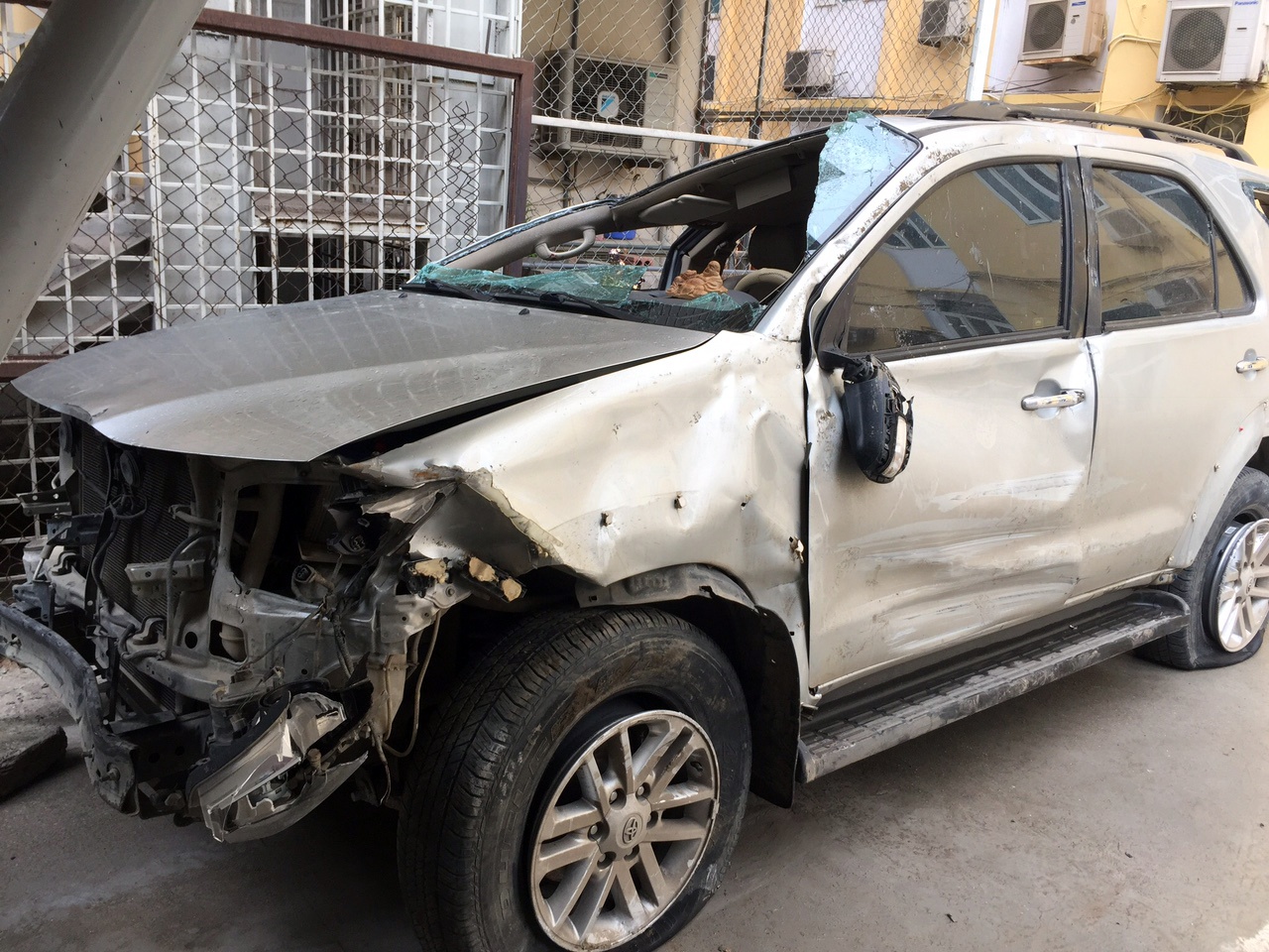 Fortuner cho 100 banh heroin tron canh sat anh 2