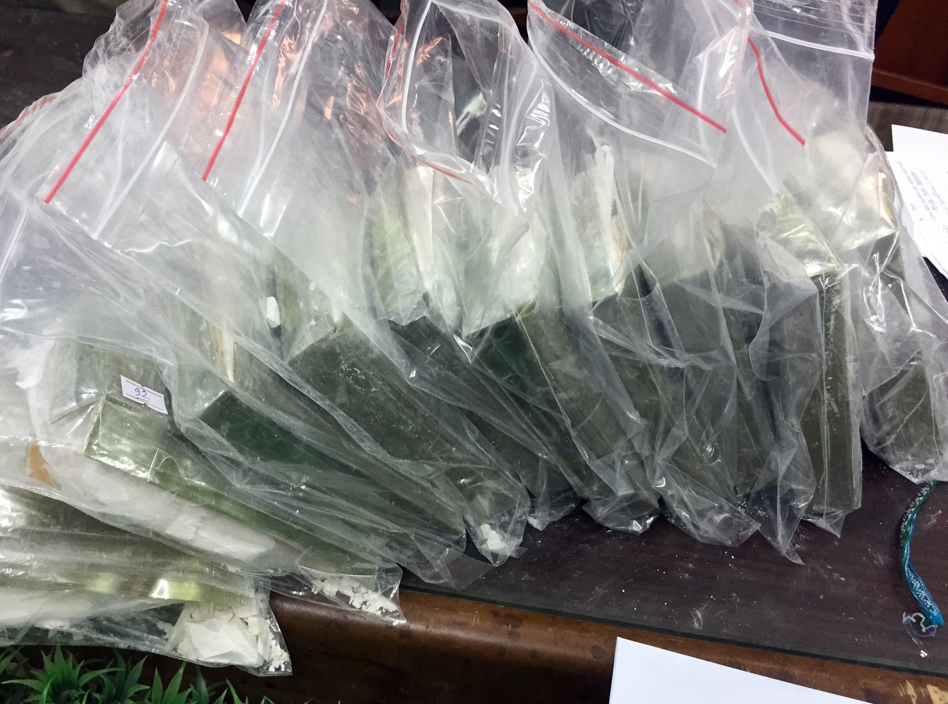 Fortuner cho 100 banh heroin tron canh sat anh 8