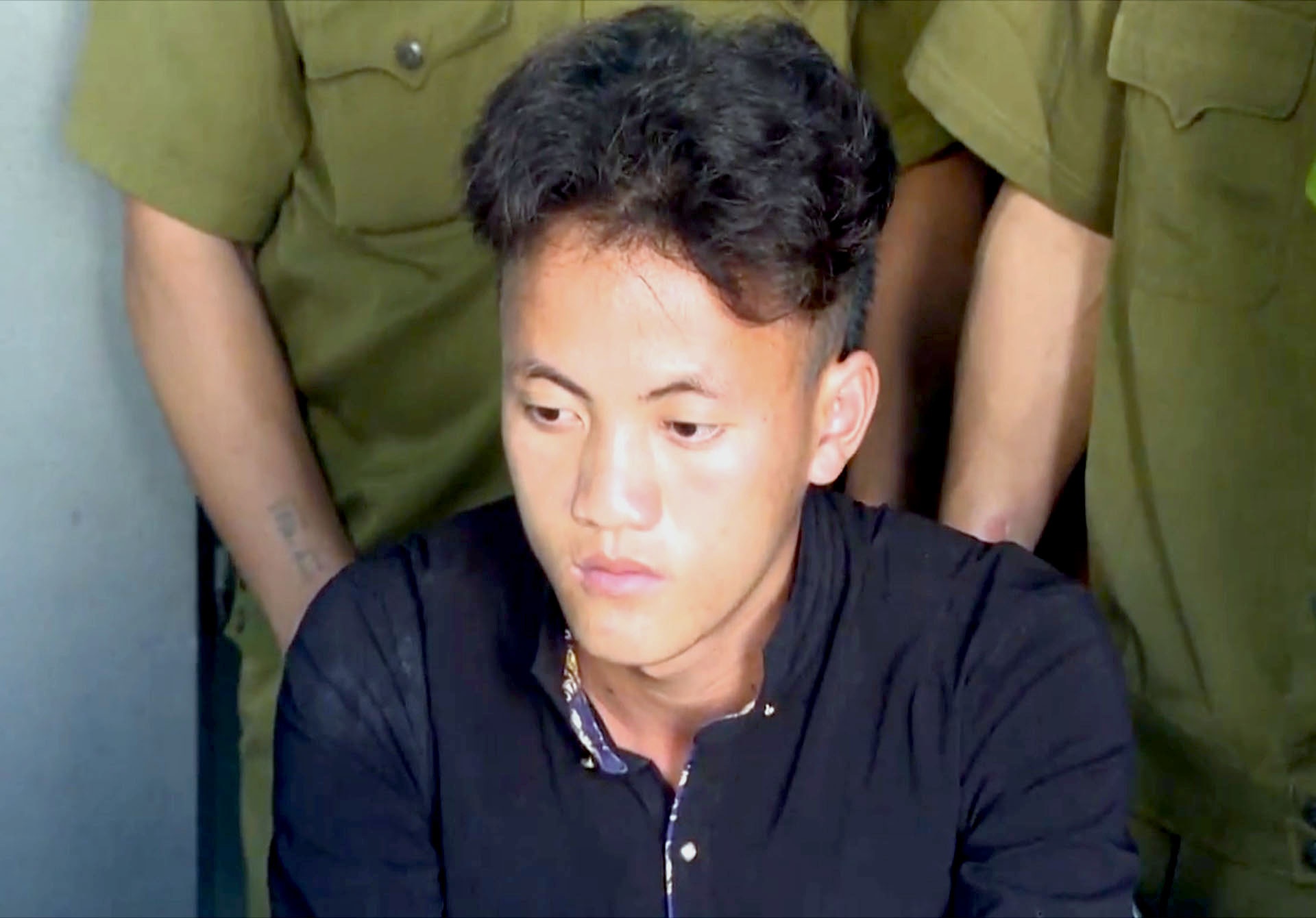 Ke ban thieu nu sang Trung Quoc sap bay mat phuc cua canh sat hinh anh