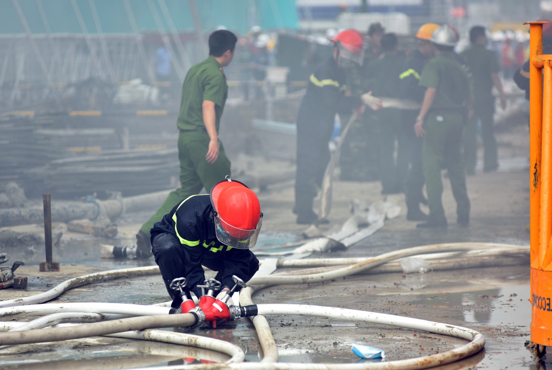 Cháy kho hàng gần Keangnam ảnh 12 Chay kho hang gan Keangnam anh 12