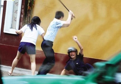 Ga trai di SH chem 9X cho ban gai dao pho hinh anh