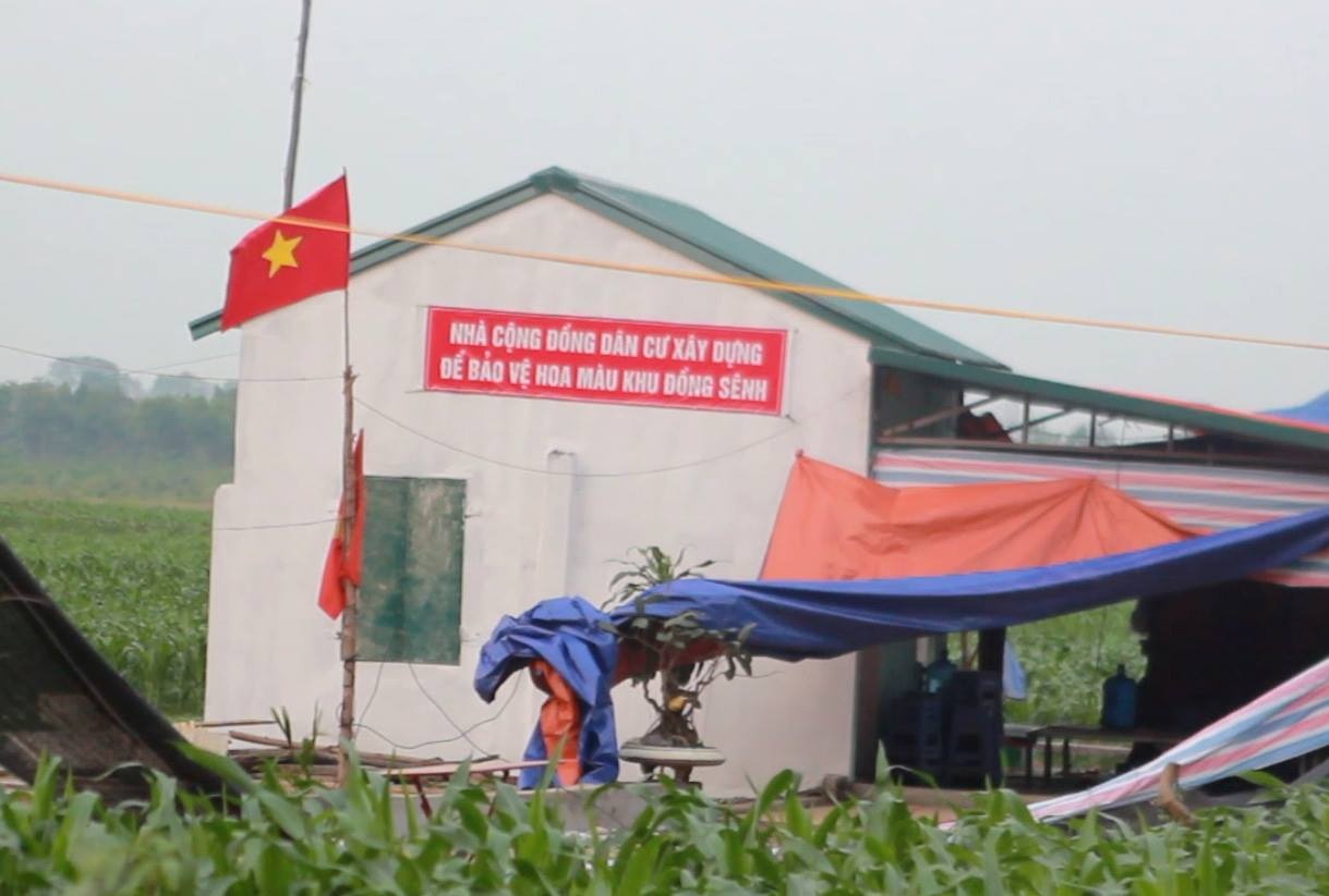 Nguoi dan Dong Tam cho cuoc doi thoai voi lanh dao Ha Noi hinh anh