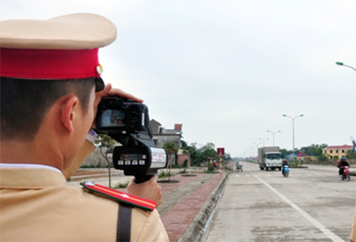 CSGT co duoc dung DTDD ghi hinh anh 1