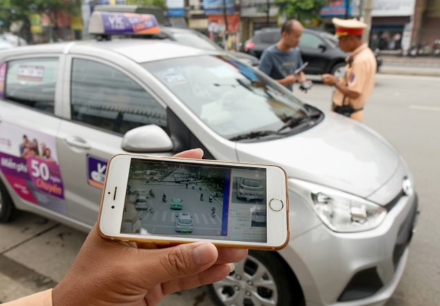 CSGT co duoc dung dien thoai ghi hinh lam bang chung xu phat? hinh anh