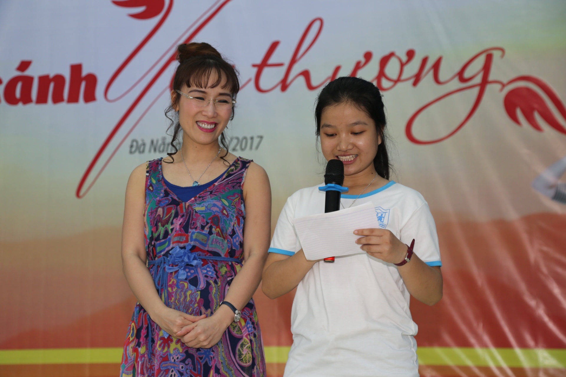 CEO Vietjet truyen cam hung cho tre em lang tre SOS anh 2