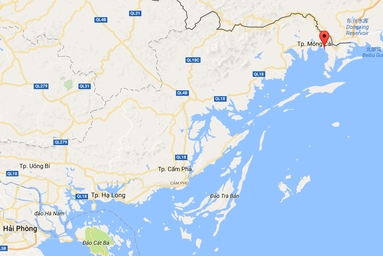 Cầm gạch tấn công cảnh sát ảnh 2 Cam gach tan cong canh sat anh 2