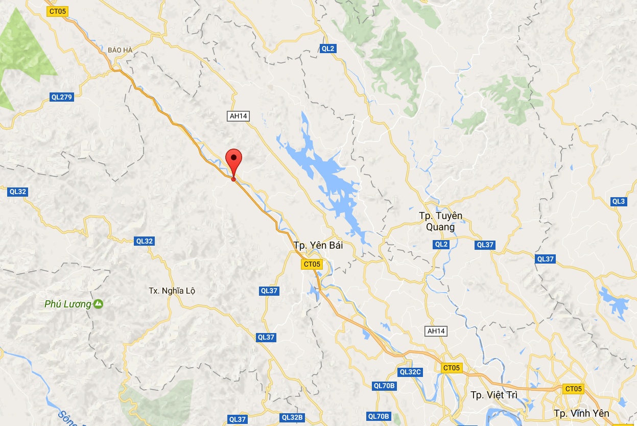 Xe khach giuong nam dam oto 7 cho tren cao toc anh 6