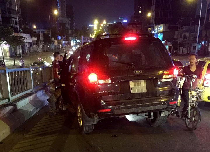 Tai nan lien hoan tren cau vuot Lang Ha anh 1