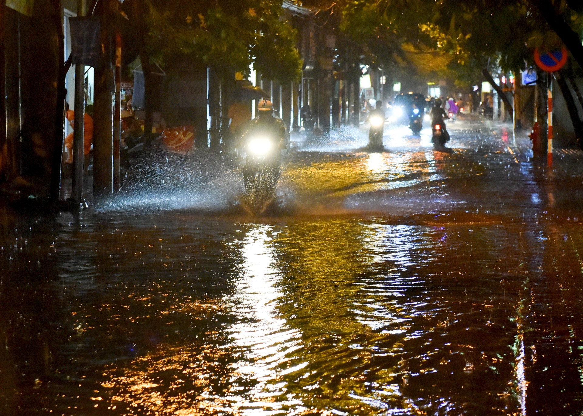 Hà Nội ngập nặng ảnh 7 Ha Noi ngap nang anh 7