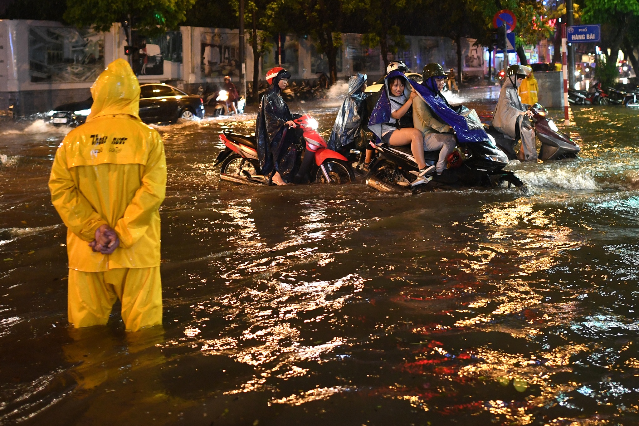 Hà Nội ngập nặng ảnh 13 Ha Noi ngap nang anh 13