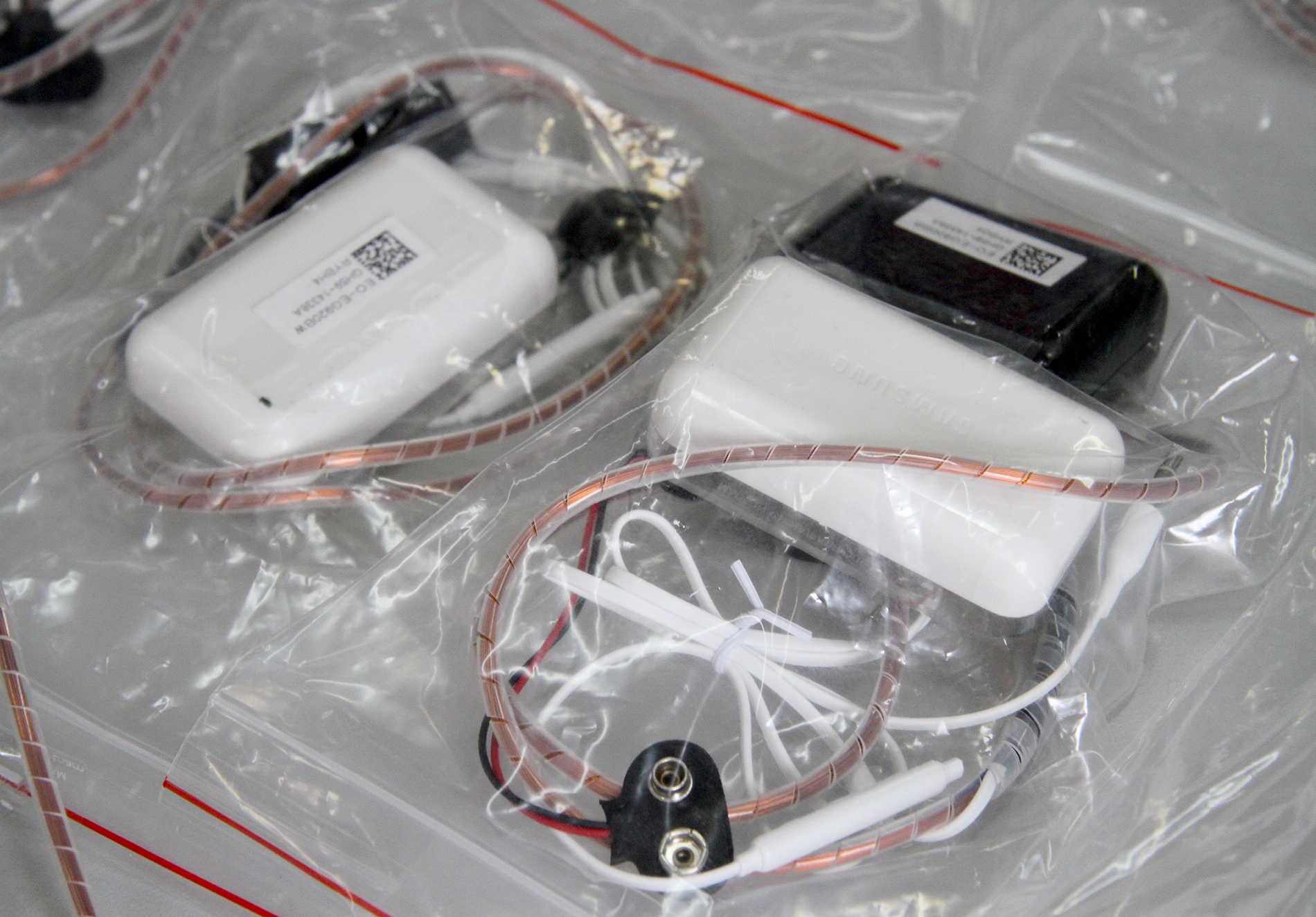 Thi sinh thi THPT quoc gia dung thiet bi cong nghe cao de gian lan hinh anh