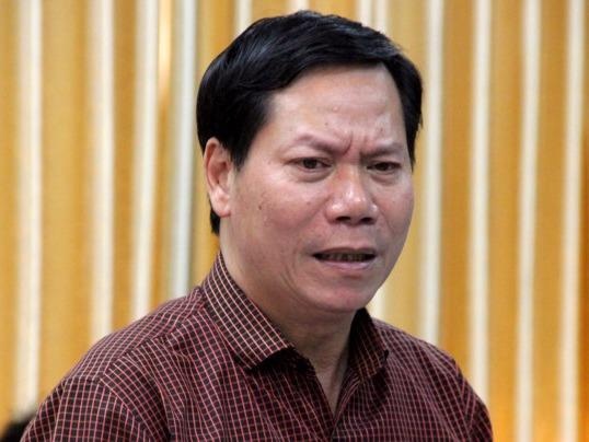 Giam doc benh vien Hoa Binh bi de nghi cach chuc hinh anh