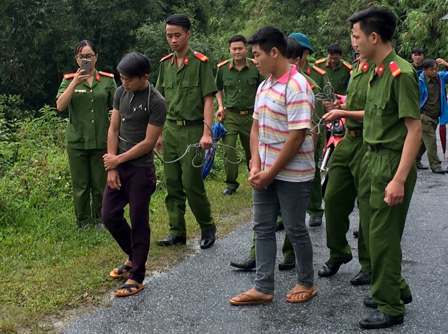 Hai ga trai thay nhau cuong buc thieu nu sau buoi sinh nhat hinh anh