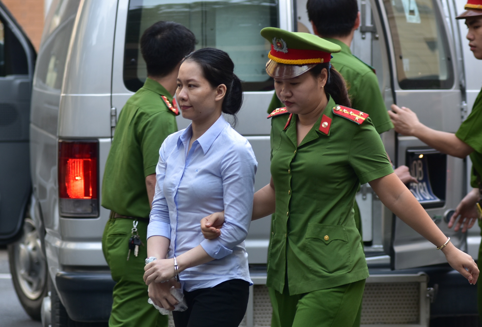 Xet xu Ha Van Tham anh 4