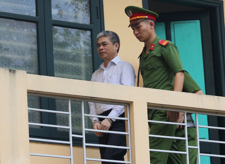 Xet xu Ha Van Tham anh 9