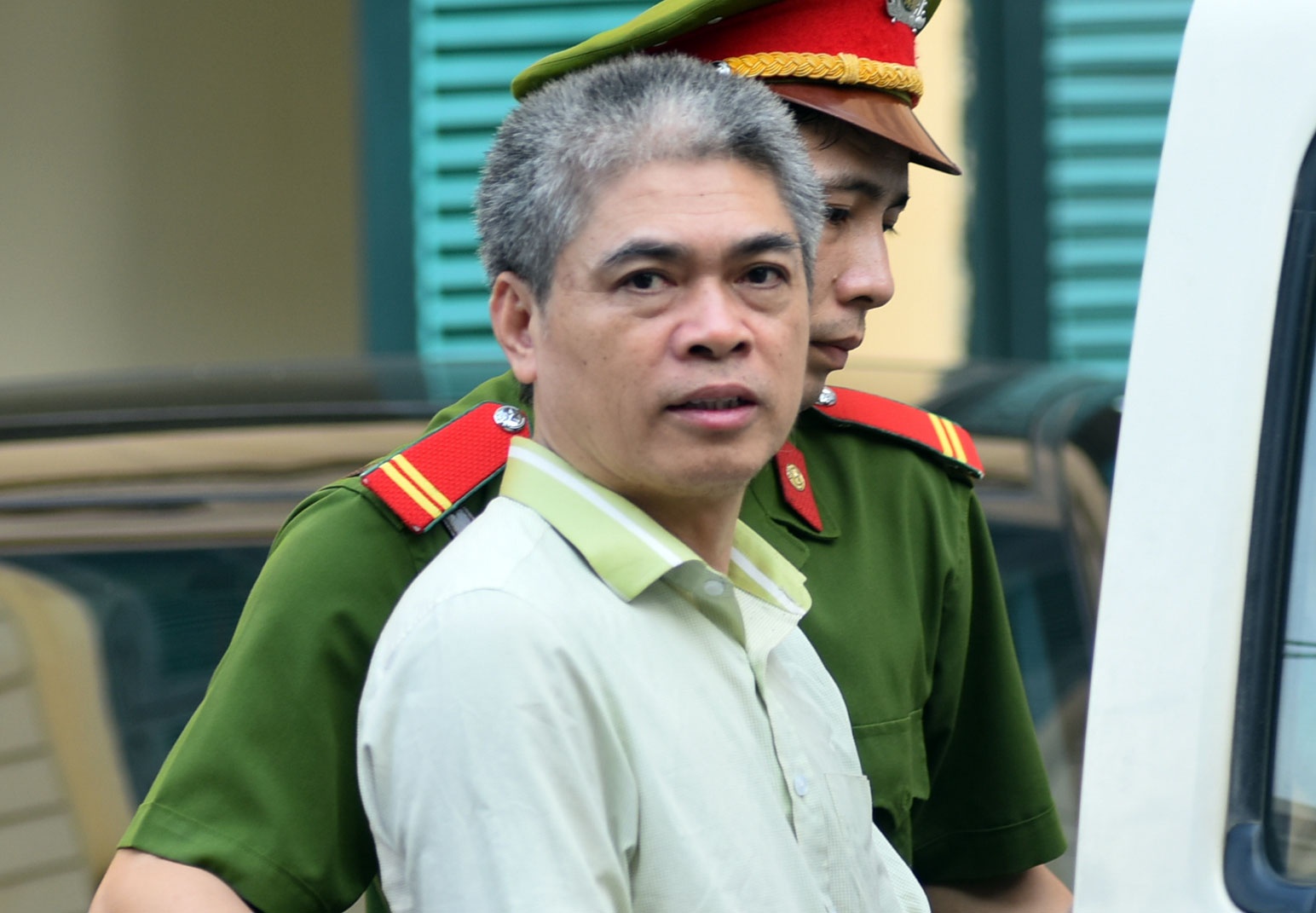 Chu toa truy viec Nguyen Xuan Son khai dung hon 300 ty di doi ngoai hinh anh